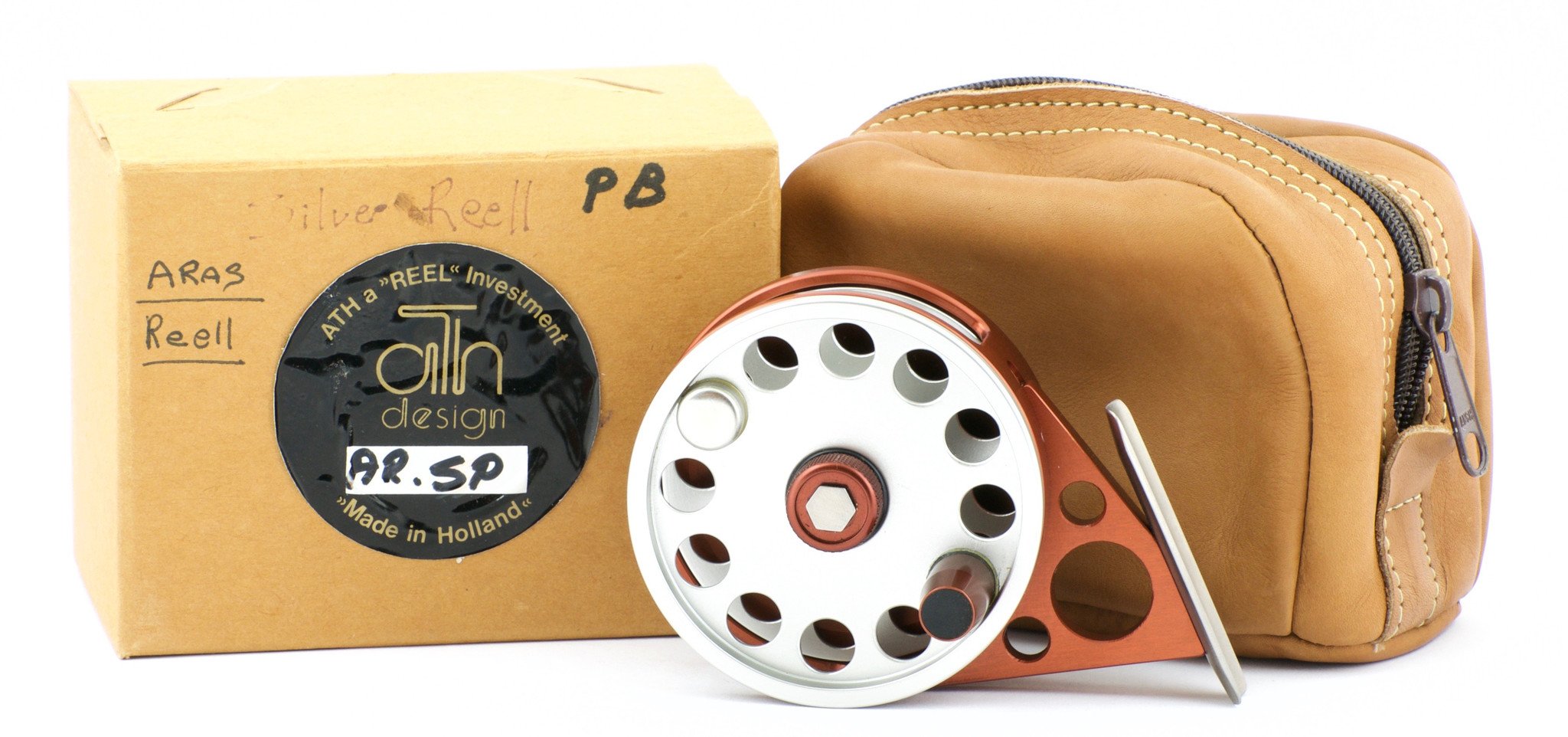 Ari 't Hart (Holland, 1934-2021), ARAS Fly Reel with Leather Case (Lot 2277  - Summer Sporting Art AuctionJun 1, 2023, 10:00am)